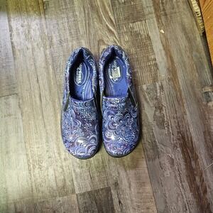 Easy Works by Easy Street Blue Mandala Clogs Slip Resistant Work Shoes 6.5W